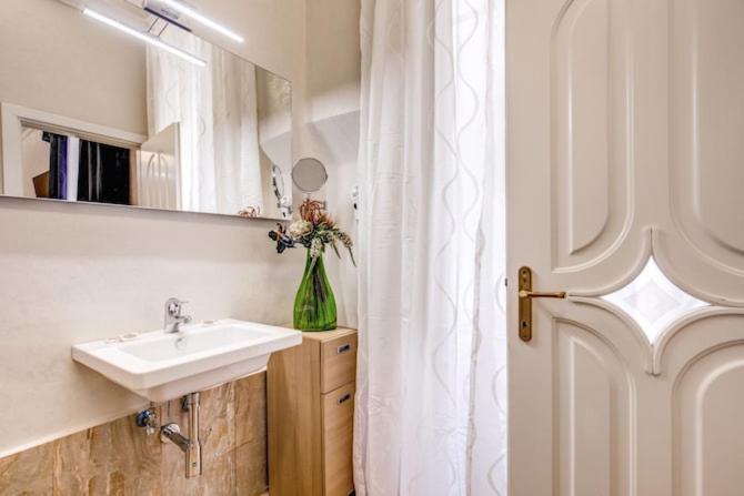 Готель Smart Lux Roma Veneto Екстер'єр фото