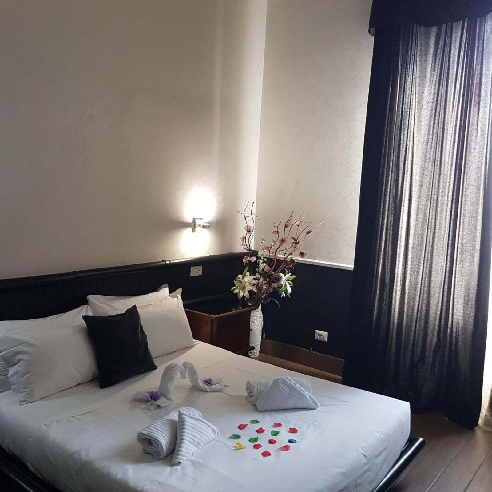 Готель Smart Lux Roma Veneto Екстер'єр фото