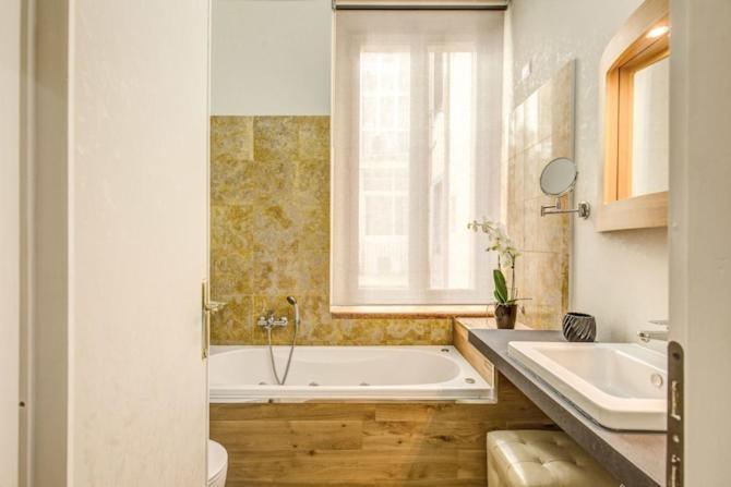 Готель Smart Lux Roma Veneto Екстер'єр фото