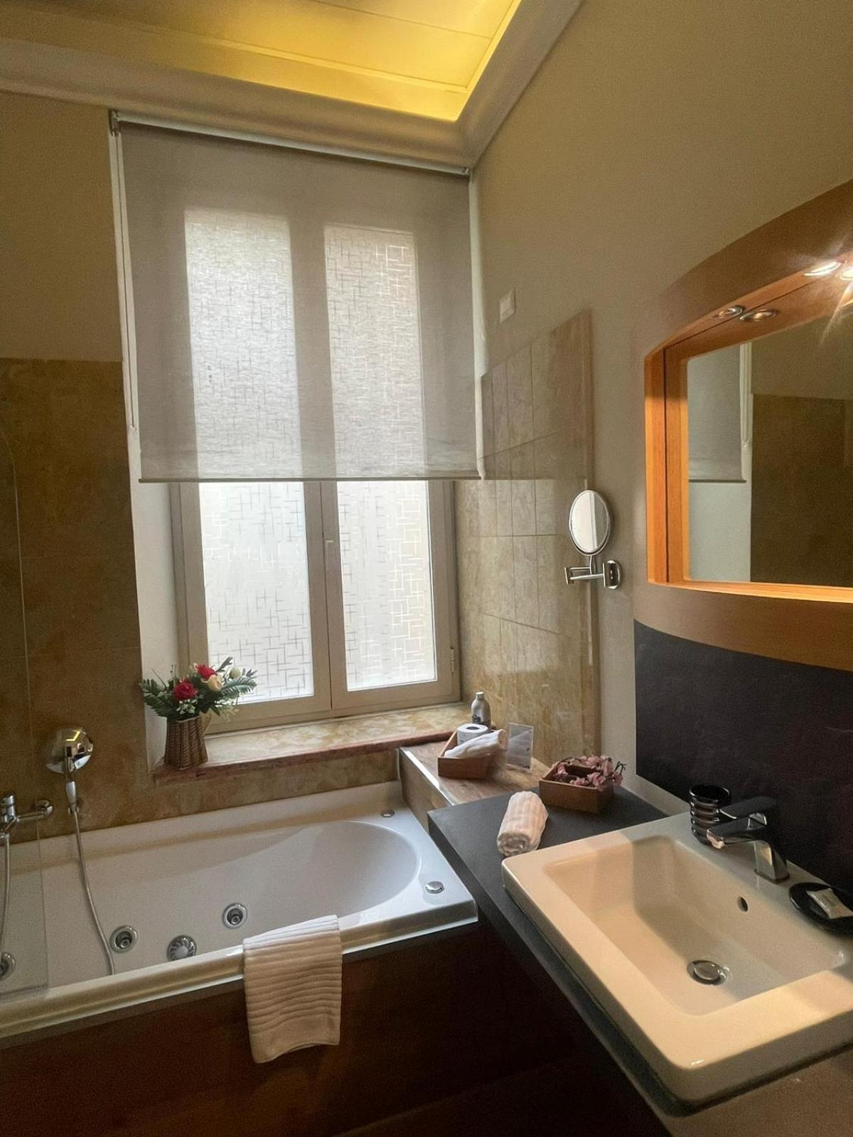 Готель Smart Lux Roma Veneto Екстер'єр фото
